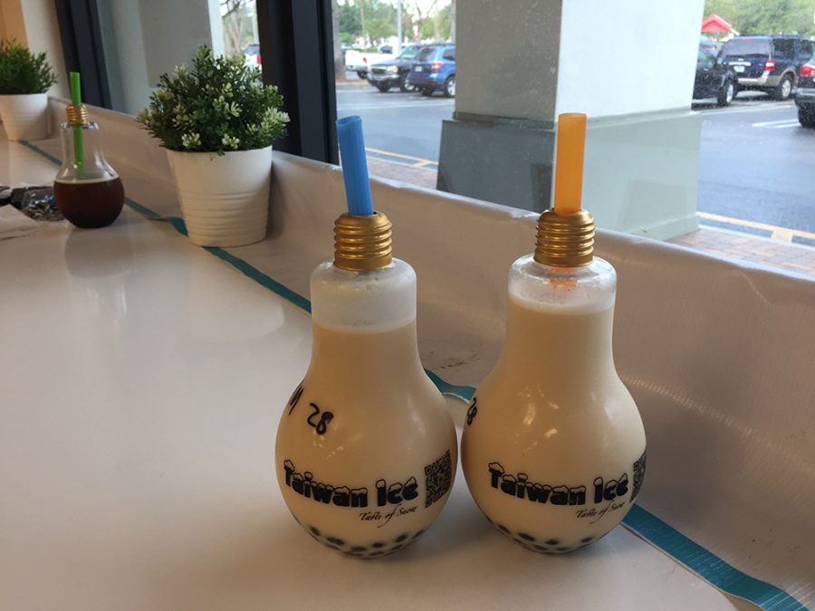 Two jasmine milk teas with boba in lightbulb bottles give a creative look to the desserts at Taiwan Ice. Photo by Christy Ma