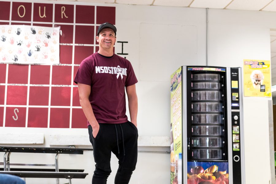 Ryan Lochte greets MSD students in the schools cafeteria. Photo by Kevin Trejos