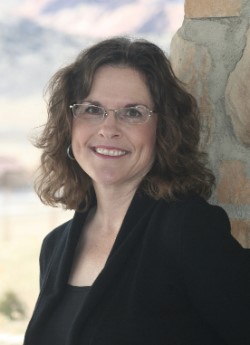 Columbine teacher alumni Paula Reed speaks with MSD Staff