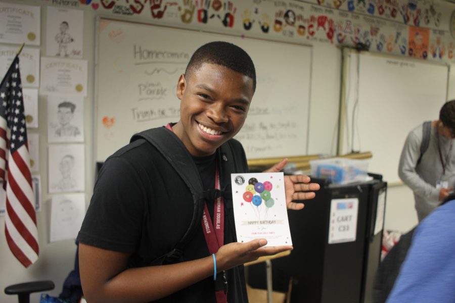 Student government delivers birthday cards to every MSD student