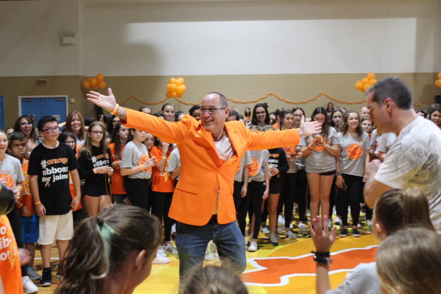 Orange Ribbons for Jaimes founder Fred Guttenberg dances with the crowd of supporters at the Orange Ribbons for Jaime Dance-a-Thon on Frdiay, Nov. 8. Photo by Kaleela Rosenthal