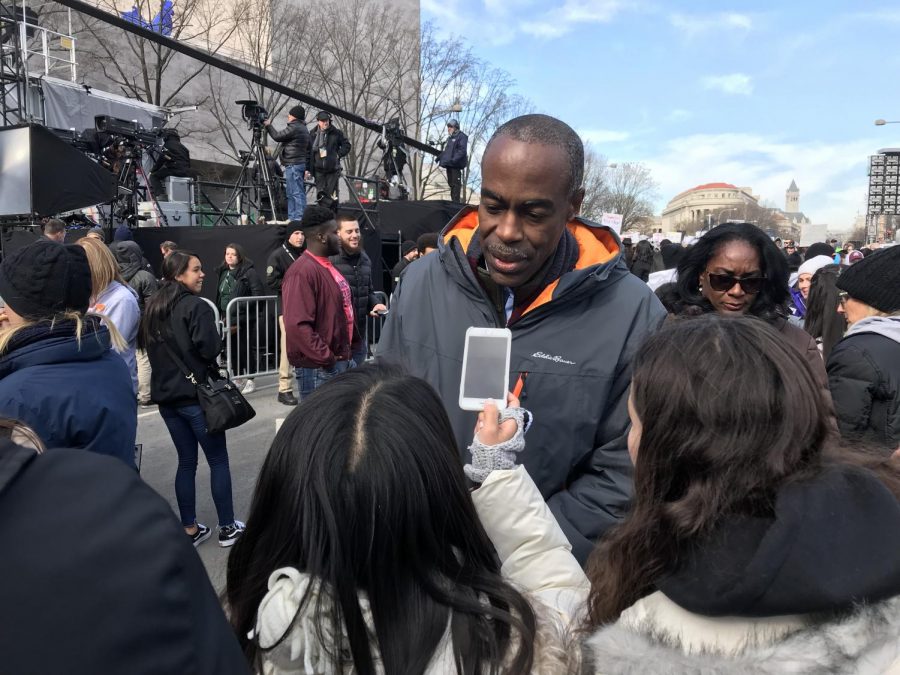 BCPS+Superintendent+Robert+Runcie+talks+with+Eagle+Eye+reporters+at+the+March+For+Our+Lives+event+in+Washington%2C+D.C.%2C+on+March+24%2C+2018.+Runcie+attended+the+march+along+with+numerous+MSD+students+and+celebrities+after+the+Feb.+14%2C+2018+shooting+at+the+school.
