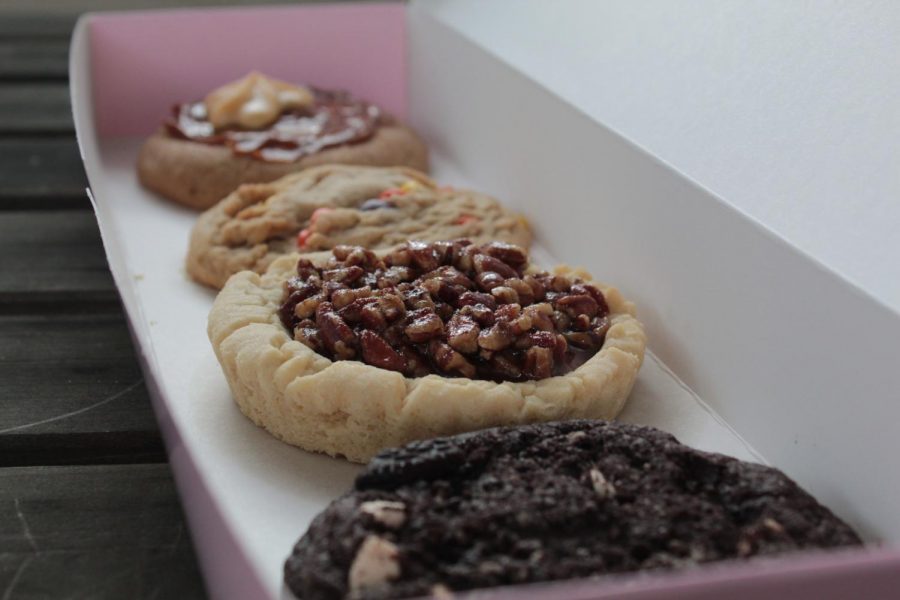 A new week means new Crumbl cookie flavors! This weeks cookie flavors are Dulce de Leche, Peanut Butter ft. Reeses Pieces, Pecan Pie, and Chocolate Cookies & Cream.