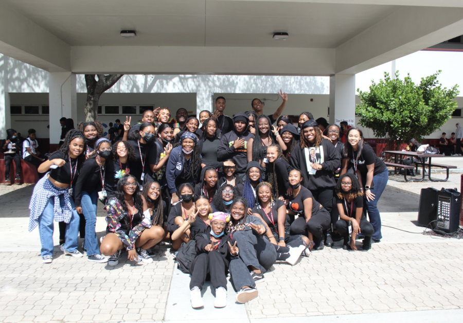 BSU takes a group photo on their final day of spirit week.