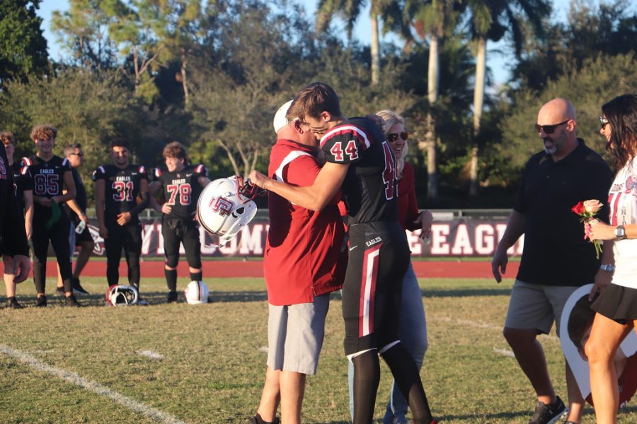 Linebacker+Zachary+Kracjczewski+%2844%29+gets+recognition+as+one+of+the+MSD+varsity+football+teams+seniors.+The+team+hosted+their+Senior+Night+on+their+Oct.+29+match+against+Olympic+Heights%2C+celebrating+their+25+seniors.