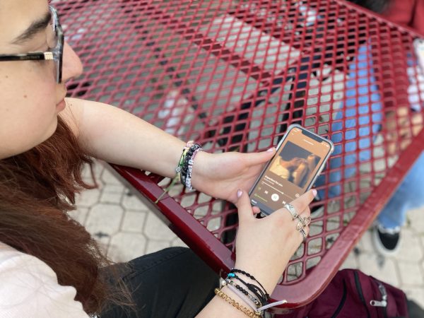 Sophomore Emma Schwartz listens to Ariana Grandes new album eternal sunshine. The album was released on March 8 and has allowed the singer to break her silence about a recent controversy.