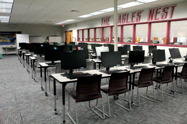 The media center gets an upgrade on Tuesday, Nov. 12 after new computer desks are installed. The desks were more fitted for the computers since they were less bulky and a newer model.  "I think its fantastic, the media center is a safe place where people can come read and do homework," ceramics teacher Jacqueline Liberman said.